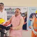 Mayor honors waste pickers by providing safety kits under the 'Namaste Abhiyan' initiative.