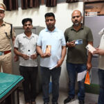 Sonipat Cyber ​​Cell recovered 33 lost mobile phones and returned them to their owners.