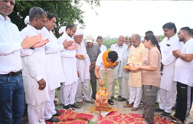Sonipat MLA Kadian inaugurates development works in Kailana.