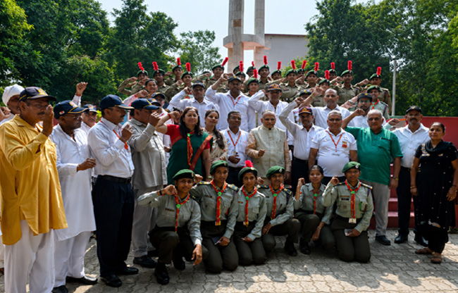 Sonipat: Martyrs honored on Kargil Vijay Diwas; message of tree plantation conveyed.