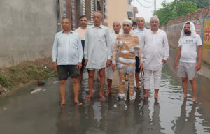 Sonipat Residents of three colonies protest against overflowing sewers.