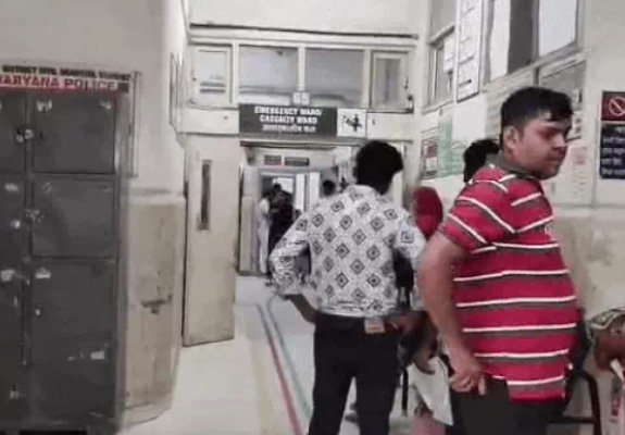 Youth attacked with a bottle with intent to kill after asking for repayment of a loan.