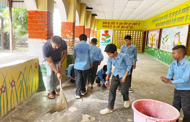 Sonipat: Shramdaan Diwas celebrated with enthusiasm in all schools across the district.