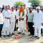 Sonipat: Pradeep Sangwan laid the foundation stone for a paved farm road in Banwasa.
