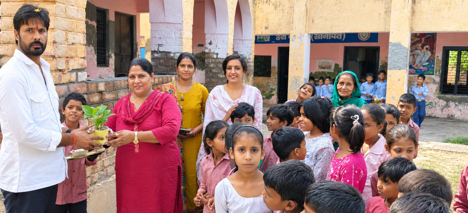 Sonipat: 'Seva Sankalp Abhiyan'—from cow service to conveying the message of service to students.