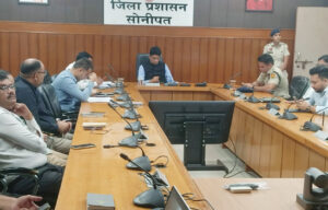 15 complaints received at Sonipat and Kharkhoda grievance redressal camps; officials directed to take action.