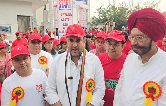 Sonipat: 140 participants took part in a marathon for AIDS awareness
