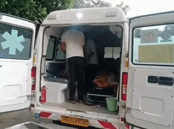 Youth dies after being hit by an unidentified vehicle near Kailana Mod; driver flees.