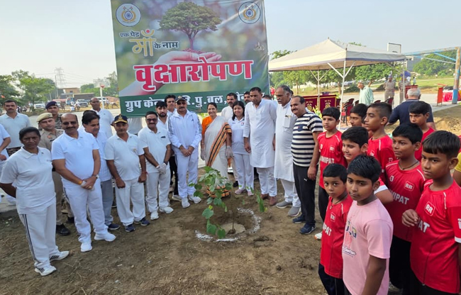 Sonipat: MLA Krishna Gehlawat conveys a message of cleanliness and tree plantation.